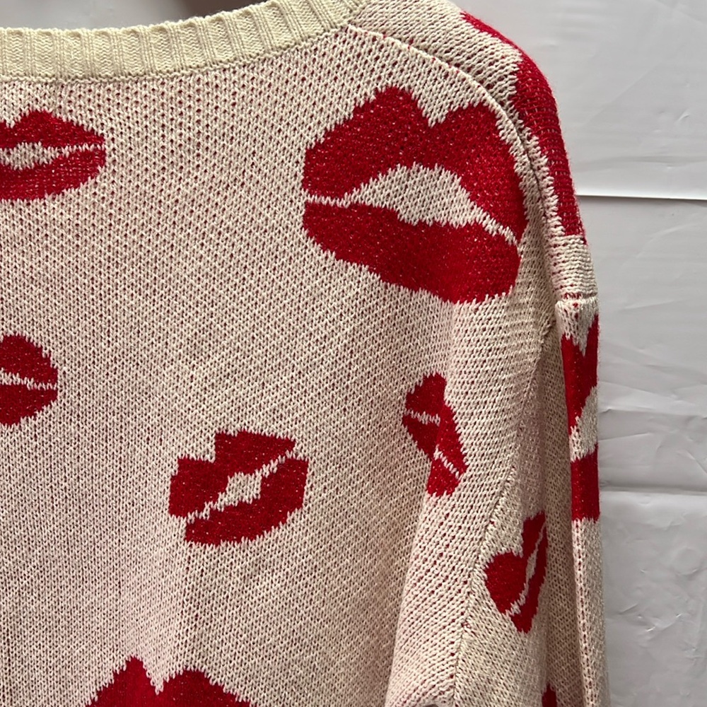 POL LIPS Mouth Theme Graphic Size Small POL Sweater NWOT - Picture 8 of 11